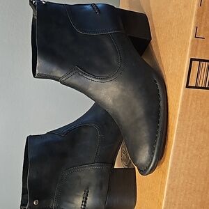 UGG Back Zip High Ankle Boots Black Size 8